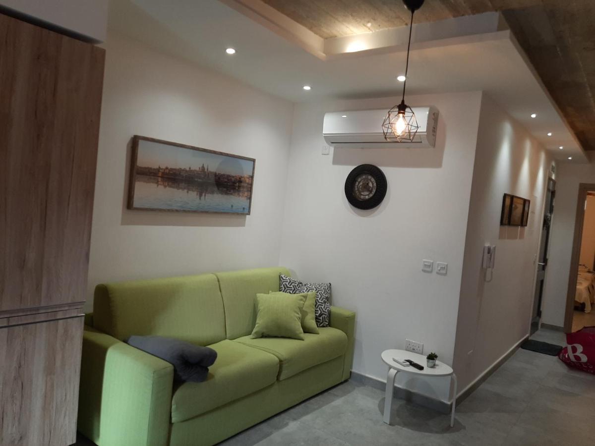 Qliving Central New Apartments Gzira Sliema Promenade Exterior photo